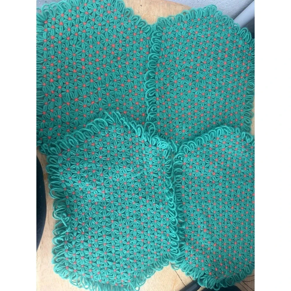 Vintage‎ Yarn Star 4 Placemats Green Red Granny Core Handmade